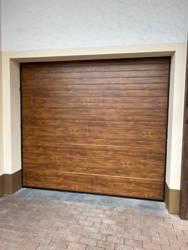 Garagen-Sektionaltor im Woodline-Design